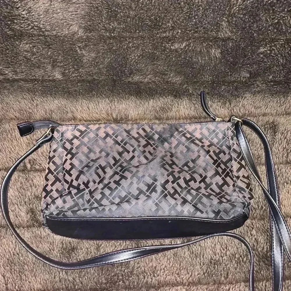 Tommy Hilfiger Black Logo Printed Crossbody Bag Purse - Picture 3 of 4